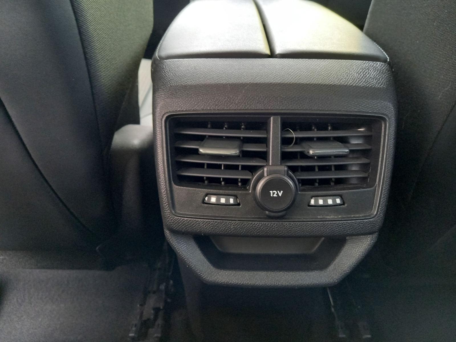 PEUGEOT 3008 HYBRID 225 ALLURE 1.6 PLUG-IN 225CV AT8 27 