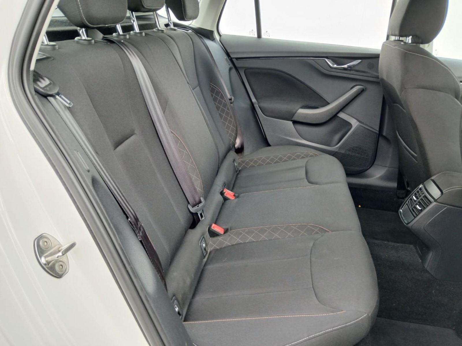 SKODA KAMIQ 1.0 TSI 81KW (110CV) DSG AMBITION (CX) 7 