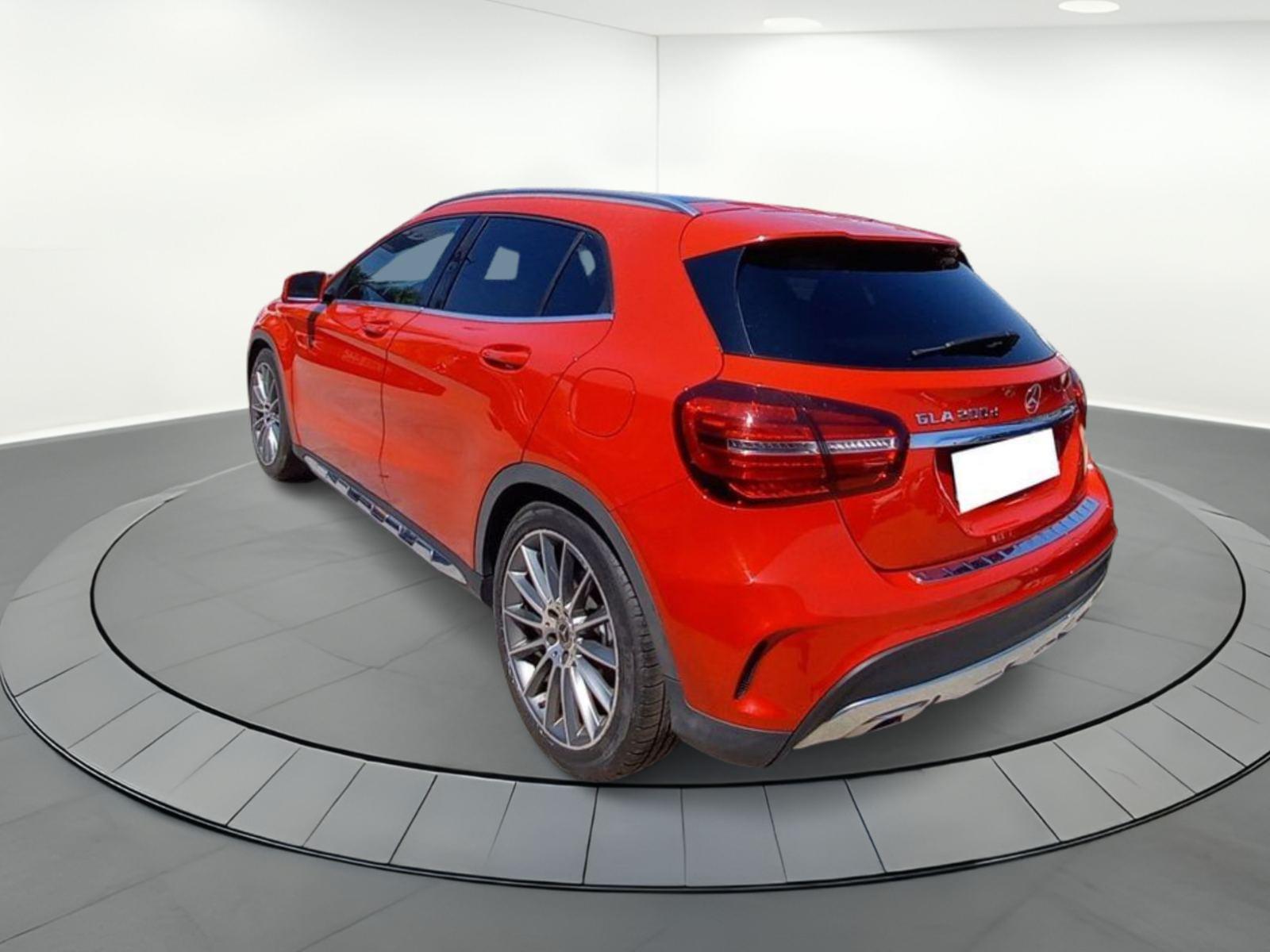MERCEDES CLASE GLA 200 CDI / D 2.1 AMG LINE 135CV MT6 E6 6 