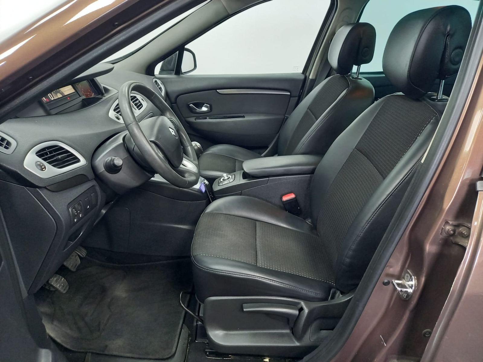 RENAULT GRAND SCéNIC 1.9 DCI 7 PLAZAS 130 CV 8 