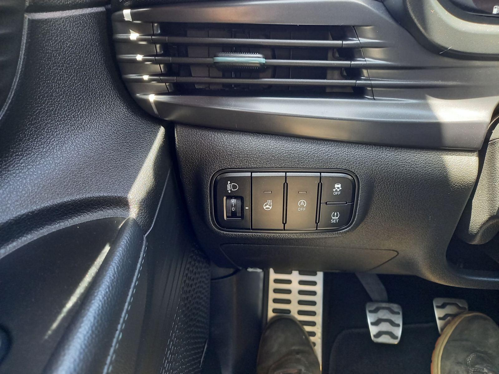 HYUNDAI BAYON 1.0T-GDI 48V INTRO 100CV 11 