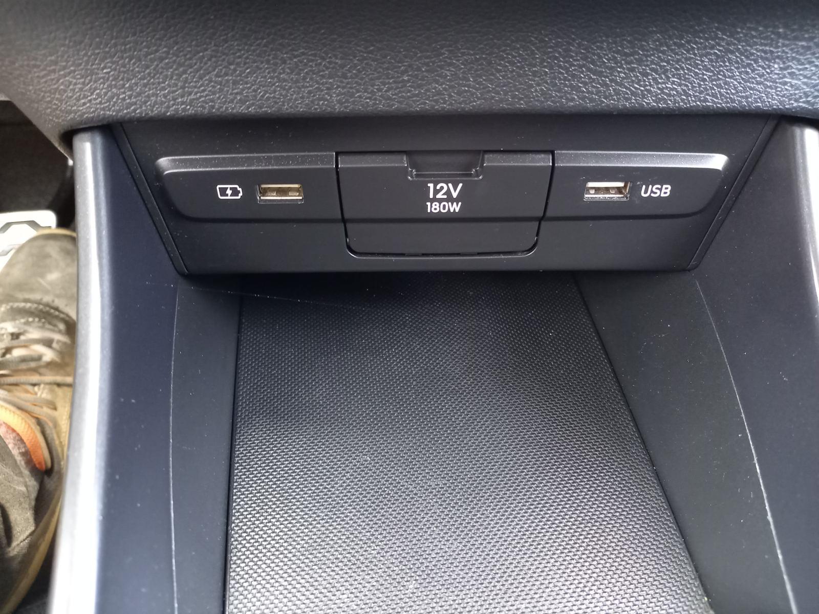 HYUNDAI BAYON 1.0T-GDI 48V INTRO 100CV 22 