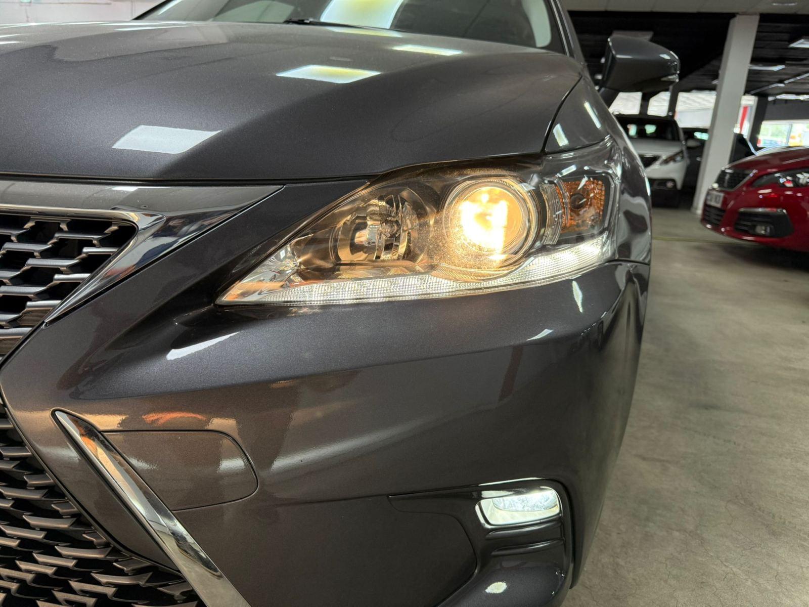 LEXUS CT 200H BUSINESS 8 