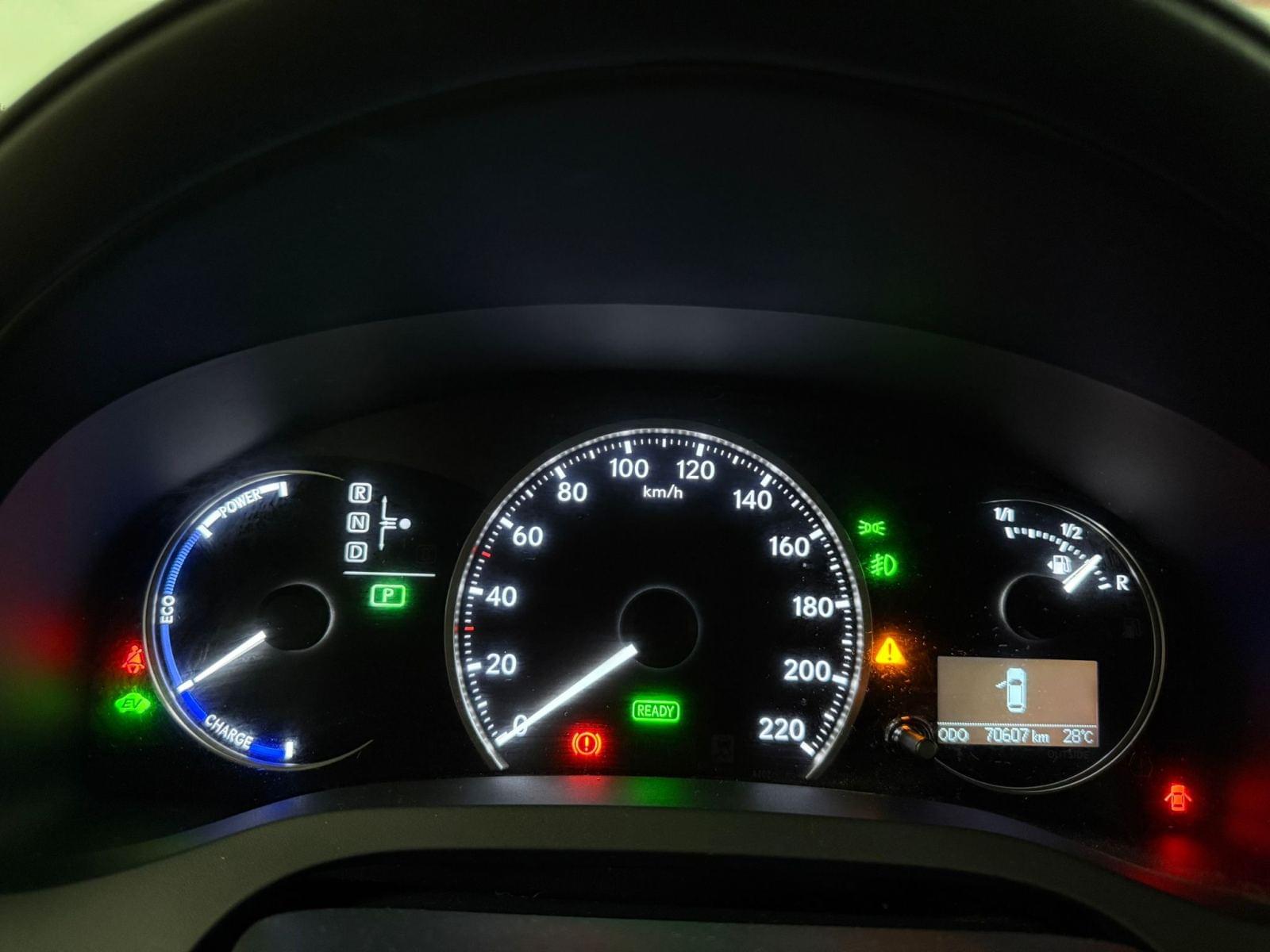 LEXUS CT 200H BUSINESS 23 