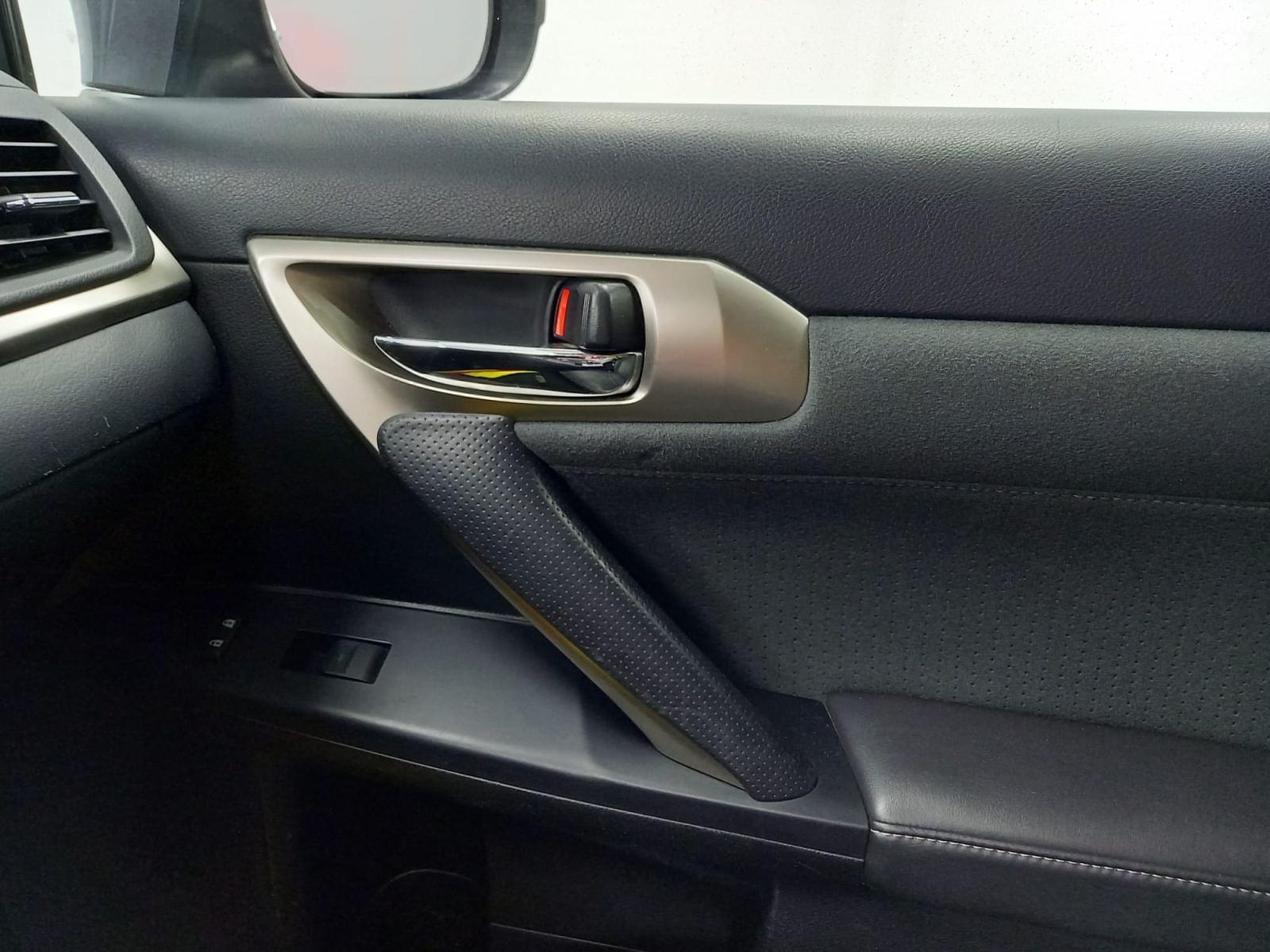 LEXUS CT 200H BUSINESS 13