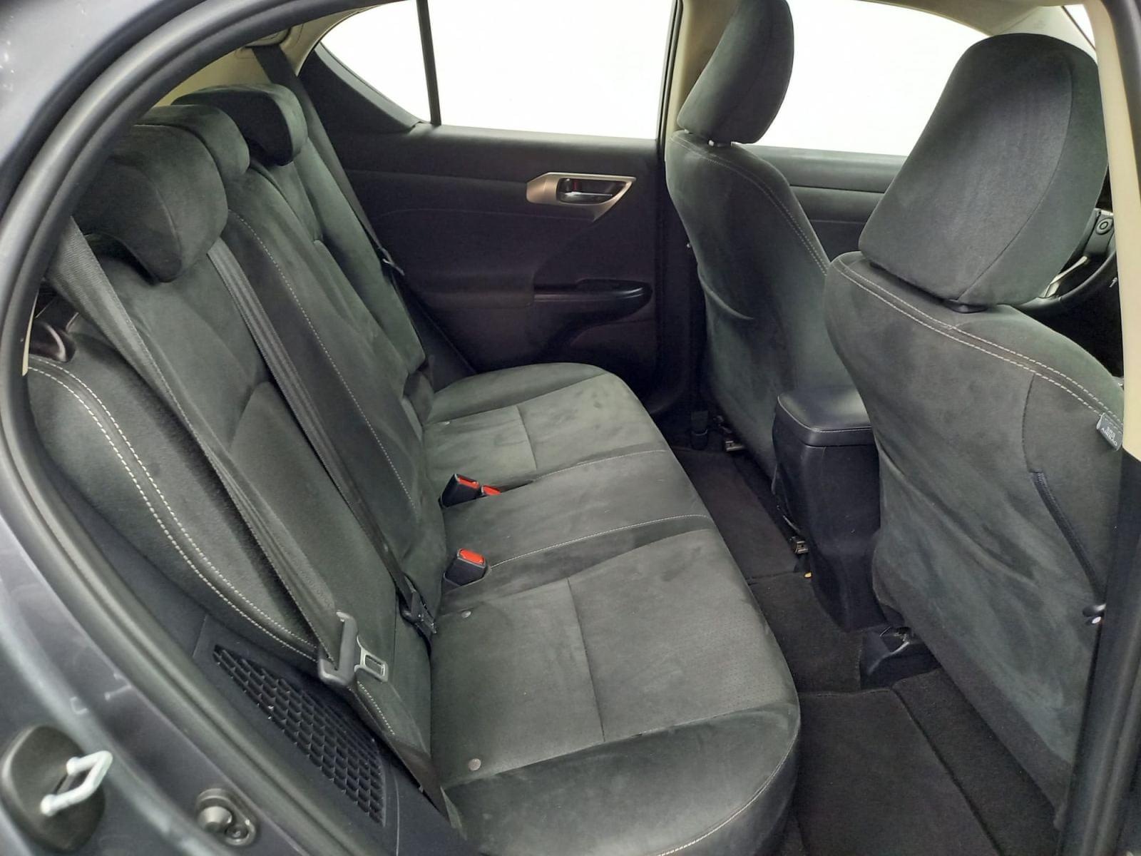 LEXUS CT 200H BUSINESS 18