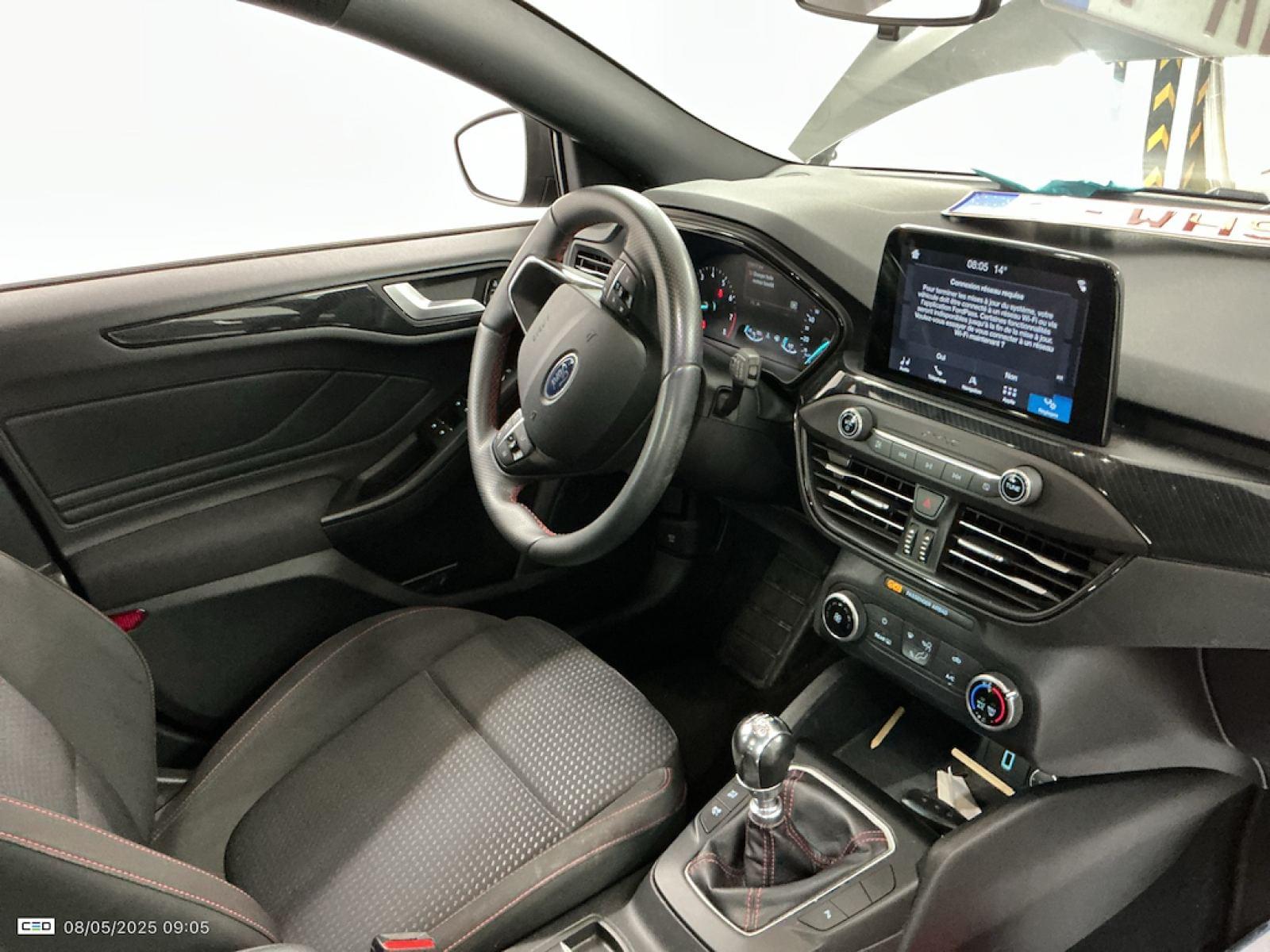 FORD FOCUS 1.0 EcoBoost ST-Line Business 5 