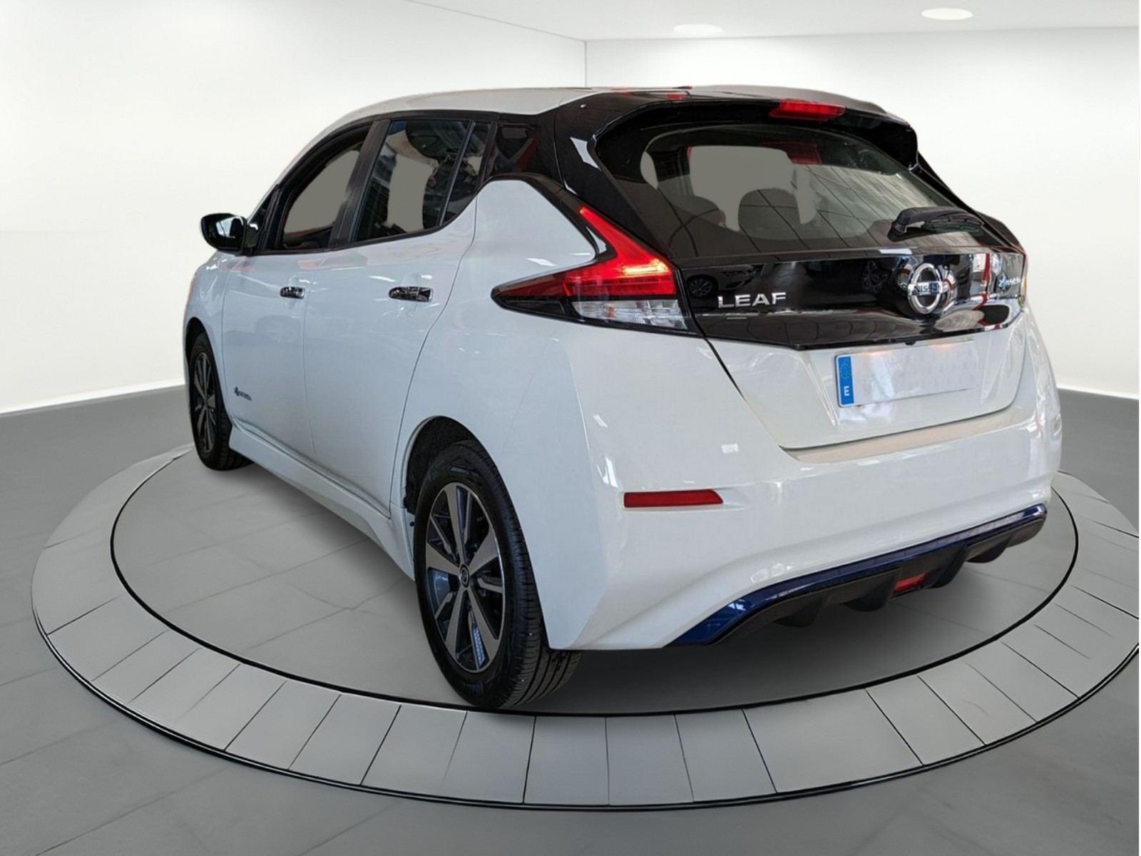 NISSAN LEAF 40 KWH ACENTA 6 