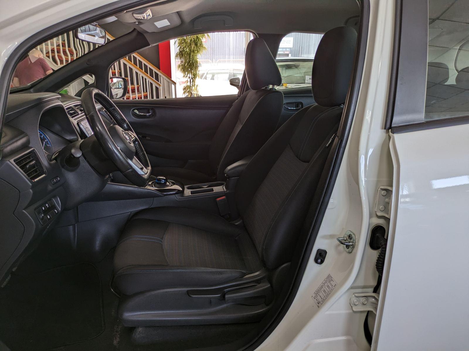 NISSAN LEAF 40 KWH ACENTA 8 