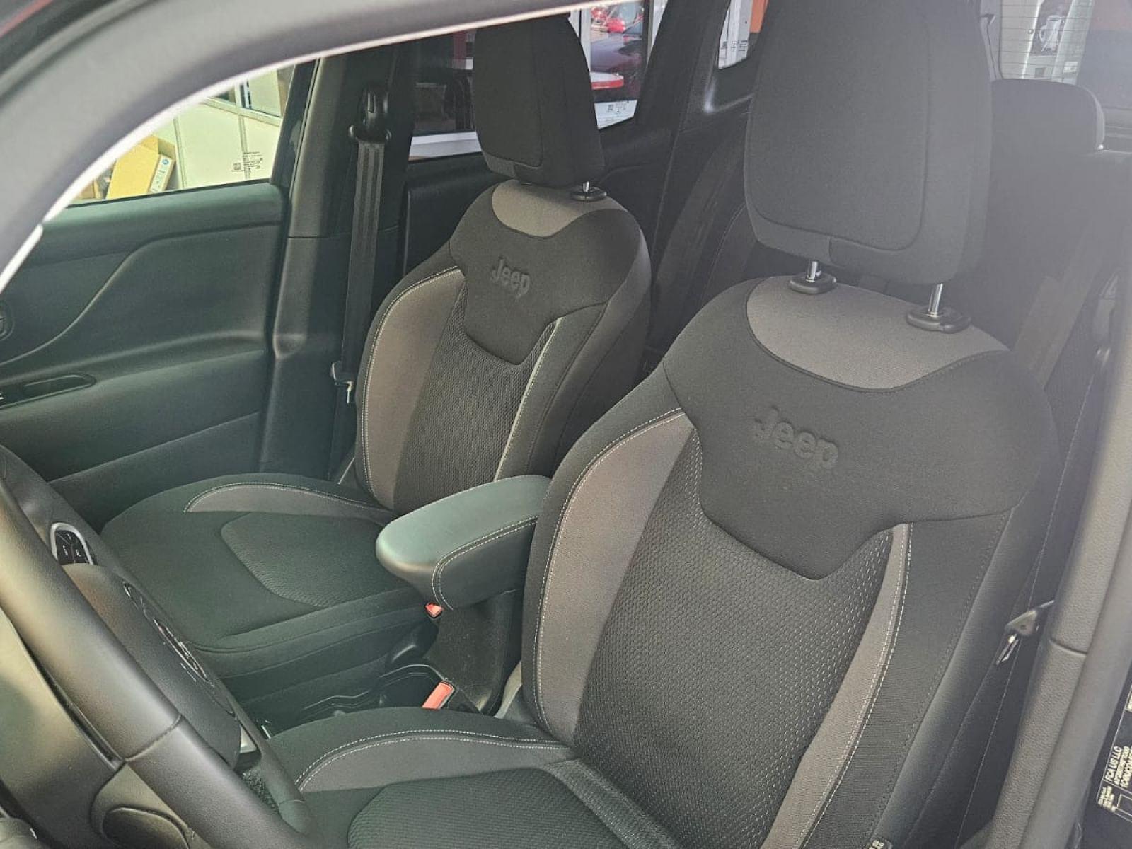 JEEP RENEGADE 8 