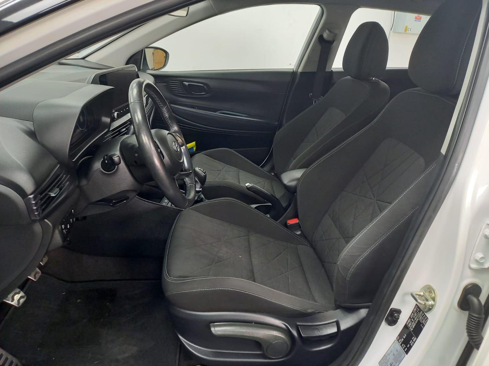 HYUNDAI BAYON 1.0T-GDI 48V INTRO 100CV 11 