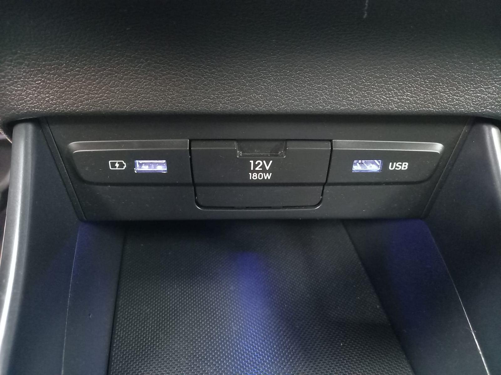 HYUNDAI BAYON 1.0T-GDI 48V INTRO 100CV 27 