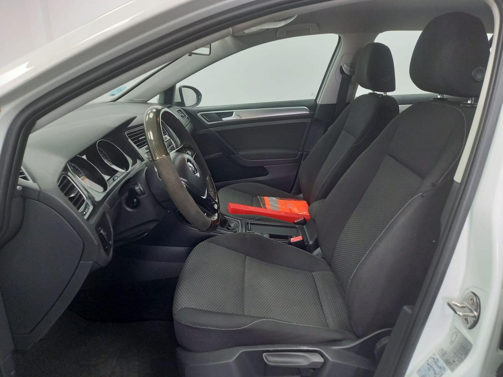 VOLKSWAGEN GOLF 1.6 TDI 13 