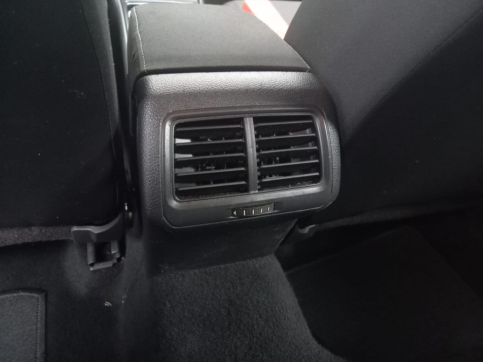 VOLKSWAGEN GOLF 1.6 TDI 14 