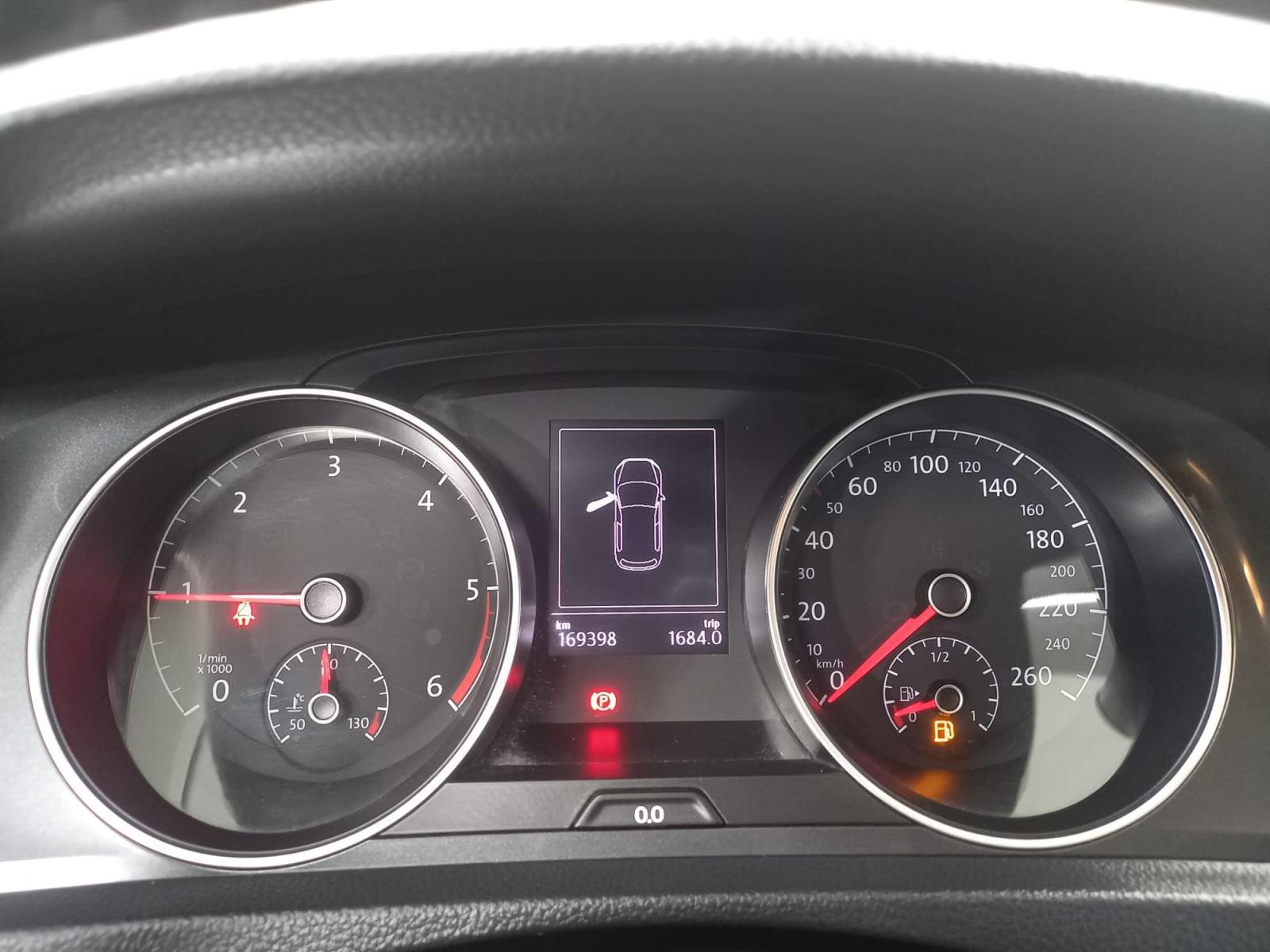 VOLKSWAGEN GOLF 1.6 TDI 23 