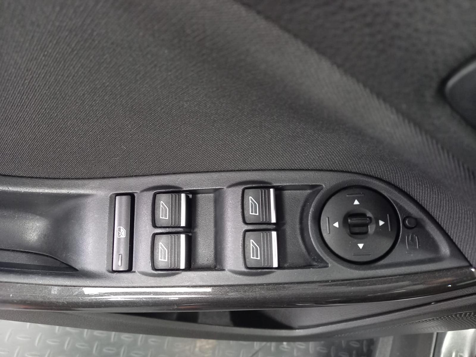 FORD FOCUS BERLINE TITANIUM 1.0 ECOBOOST 125CV BVM6 8 