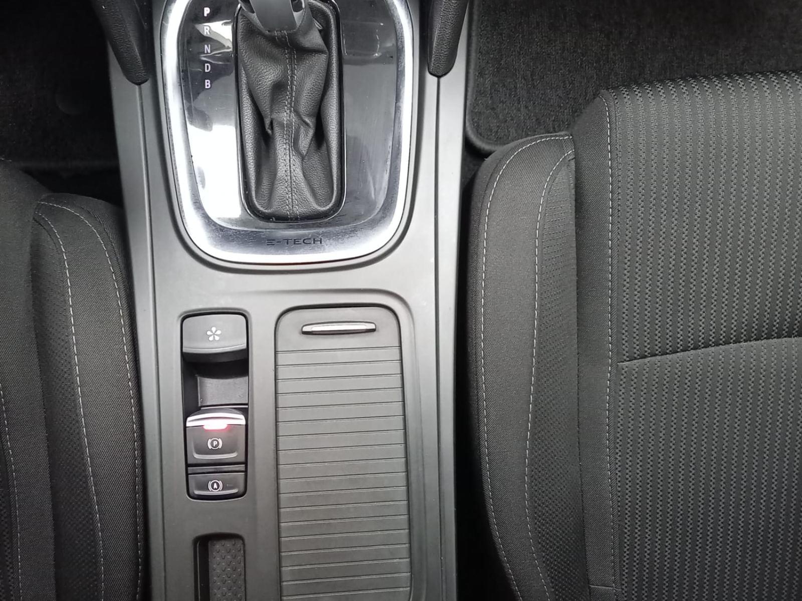 RENAULT MéGANE Estate 1.6 E-Tech Plug-in 160ch Business 10