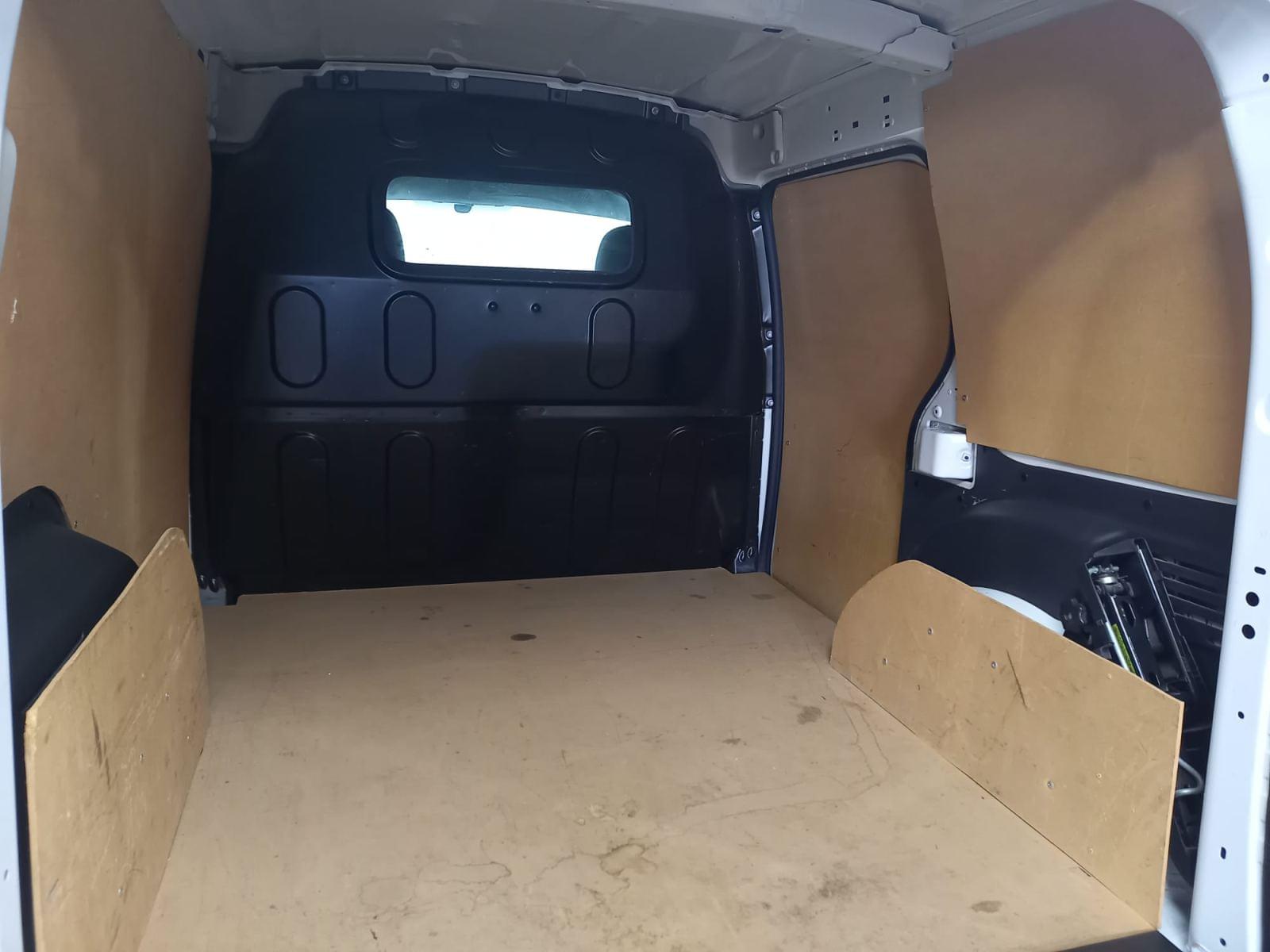 RENAULT KANGOO FURGON EXPRESS Profesional dCi 66 kW (90 CV) 31 