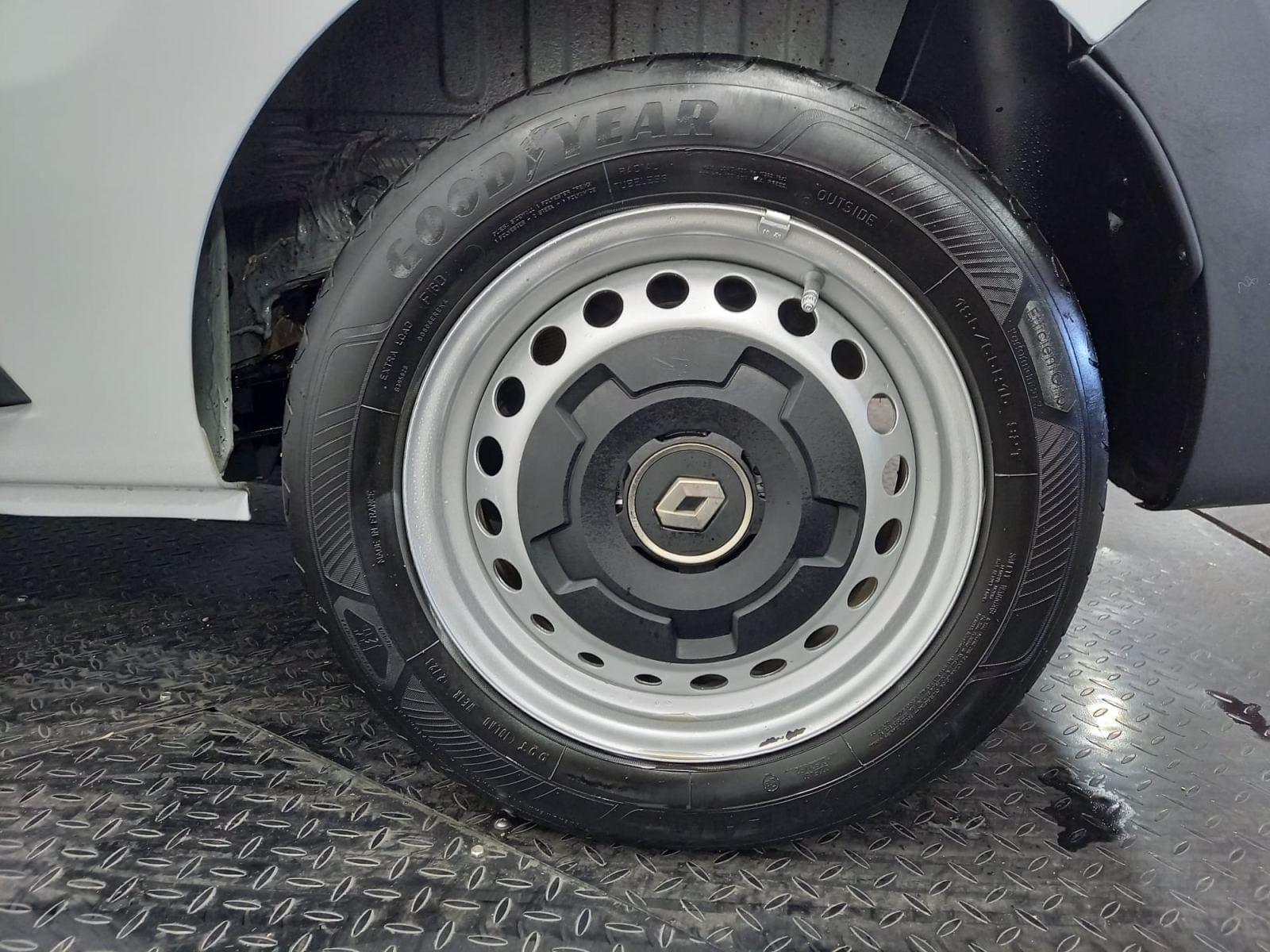 RENAULT EXPRESS Confort 1.5 Blue dCi 55 kW 26