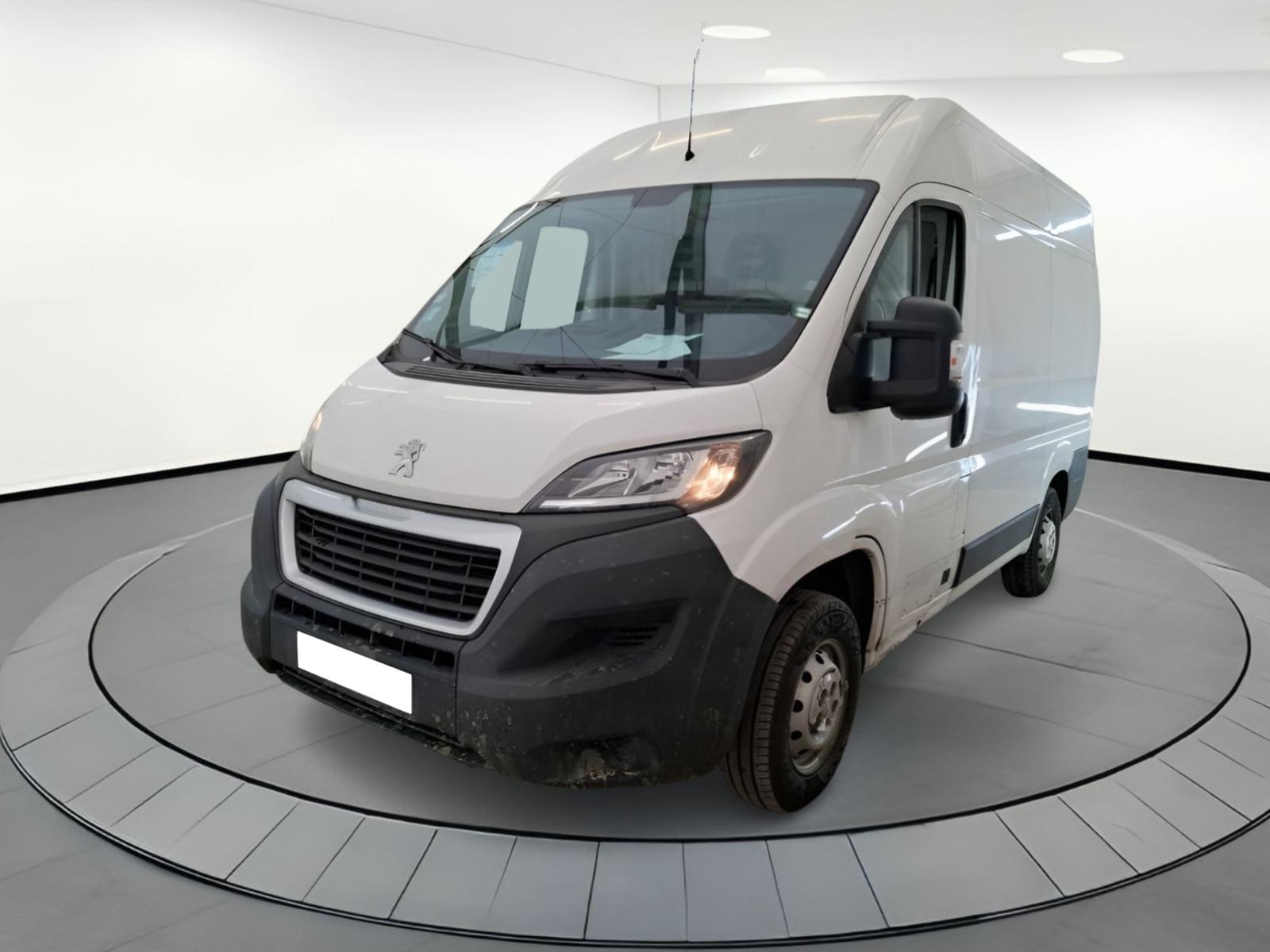 imagen de PEUGEOT BOXER FURGÓN 2.0 BLUEHDI 110 PREMIUM 330 L1H2 - REF: 05631