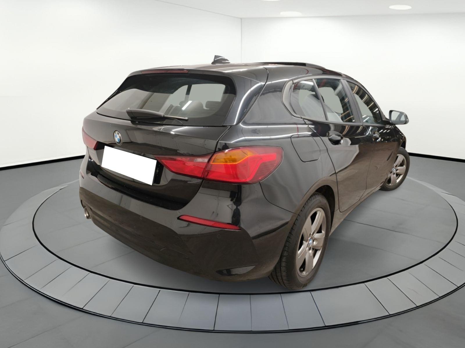 BMW SERIE 1 REEKS HATCH 116DA (85 KW) 5D 3 