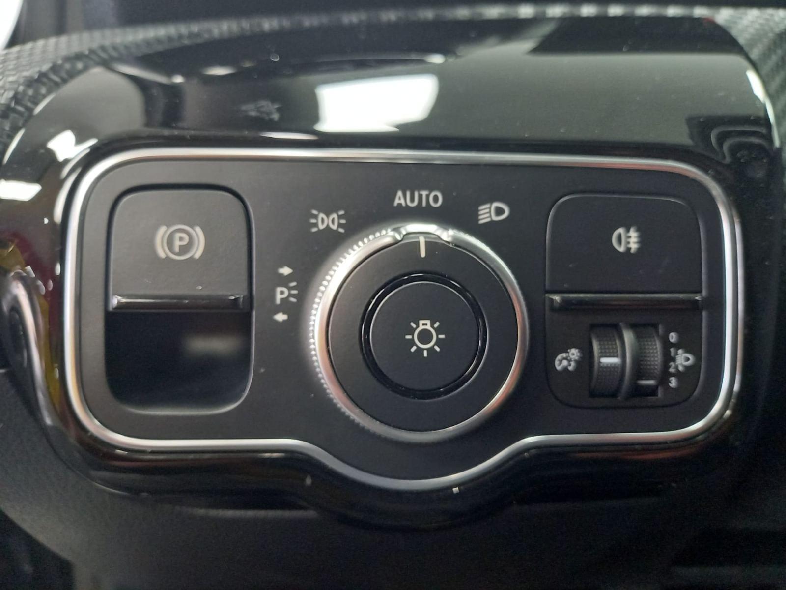 MERCEDES CLASE A 160 Business Solution 24 