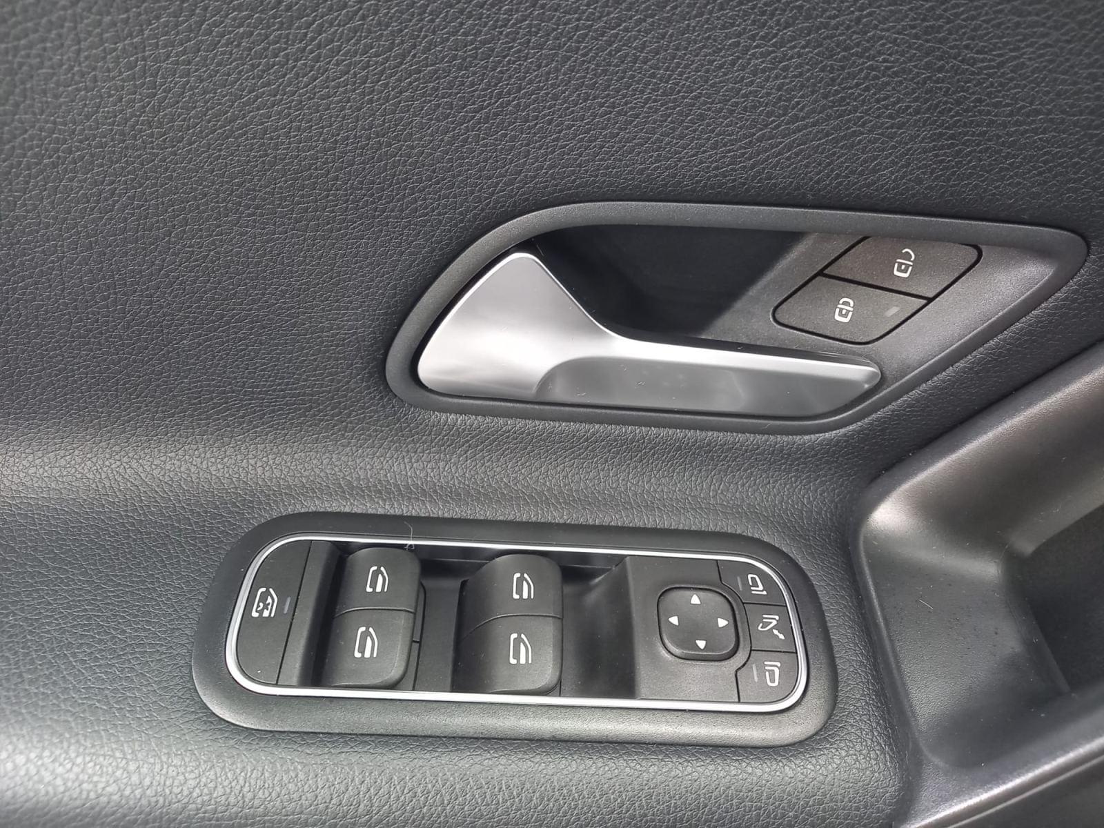 MERCEDES CLASE A 160 Business Solution 26 