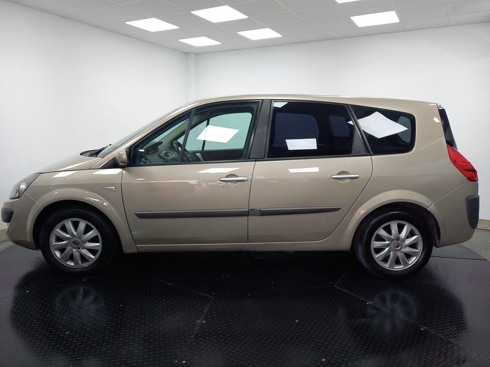 RENAULT GRAND SCéNIC 1.6 112CV 82KW 7 