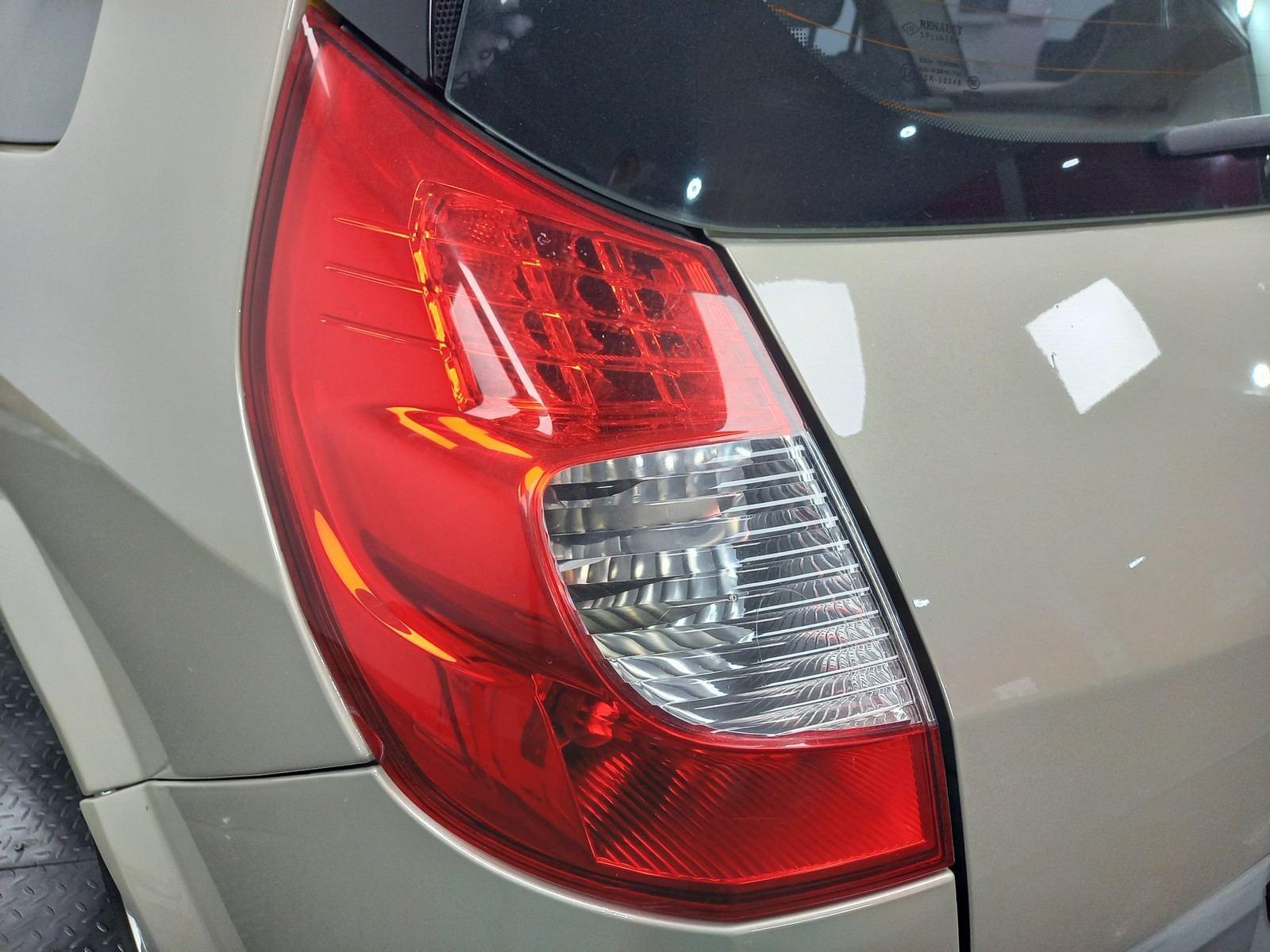 RENAULT GRAND SCéNIC 1.6 112CV 82KW 23 