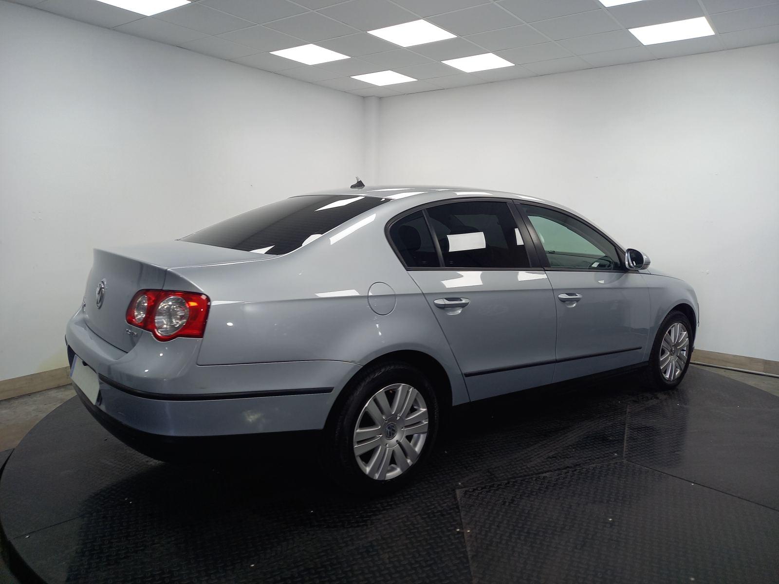 VOLKSWAGEN PASSAT 2.0 TDI 4 