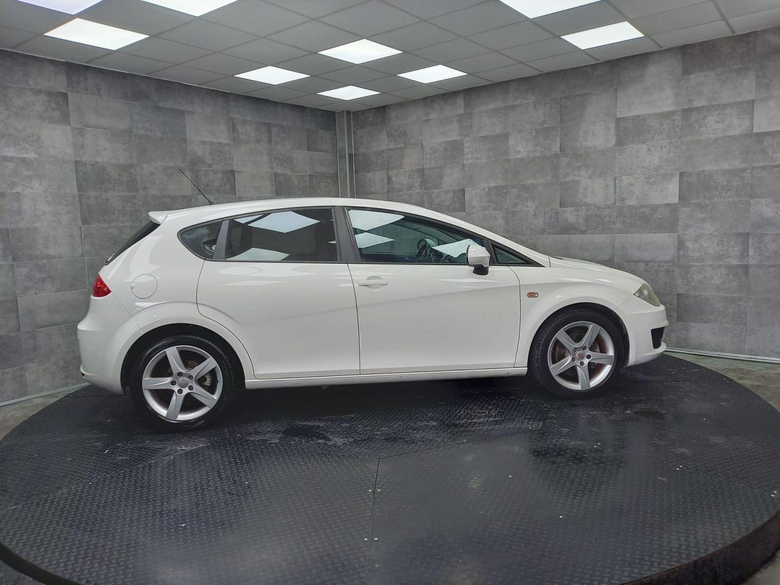 SEAT LEON 2.0 TDI 140CV SPORT 3