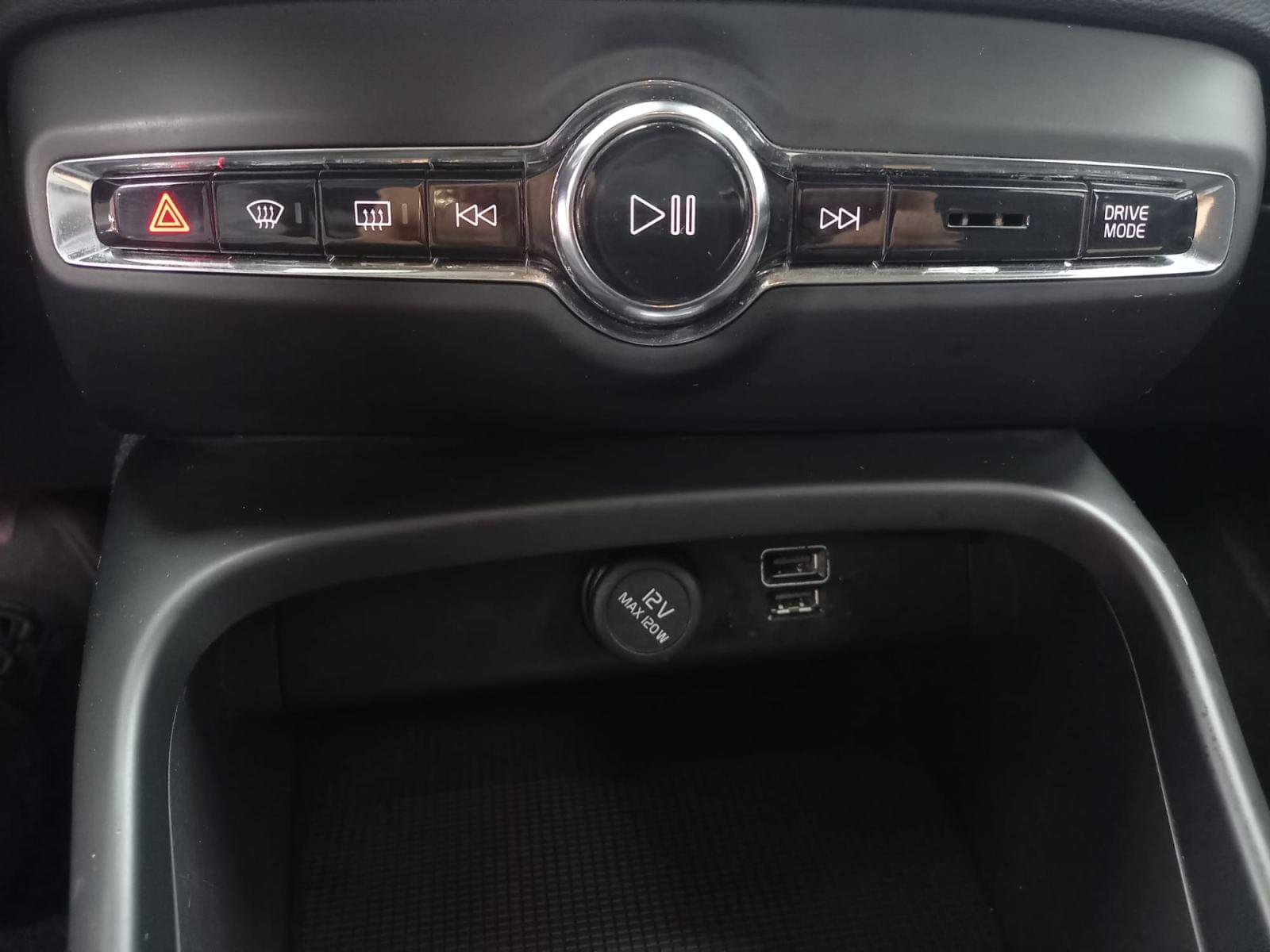 VOLVO XC40 T4 Recharge 129 + 82ch Business DCT 7 23