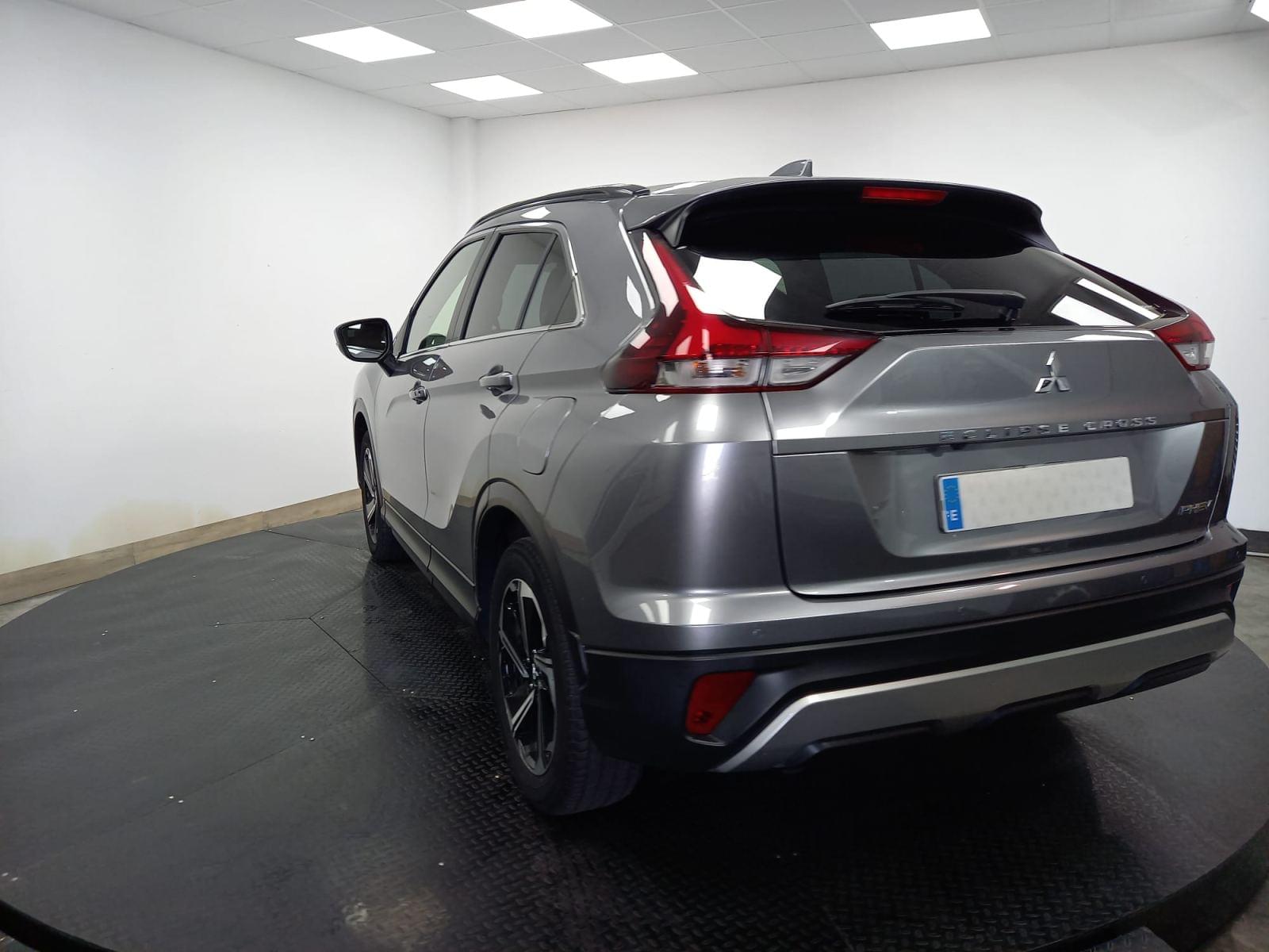 MITSUBISHI ECLIPSE CROSS PHEV KAITEKI 4 6