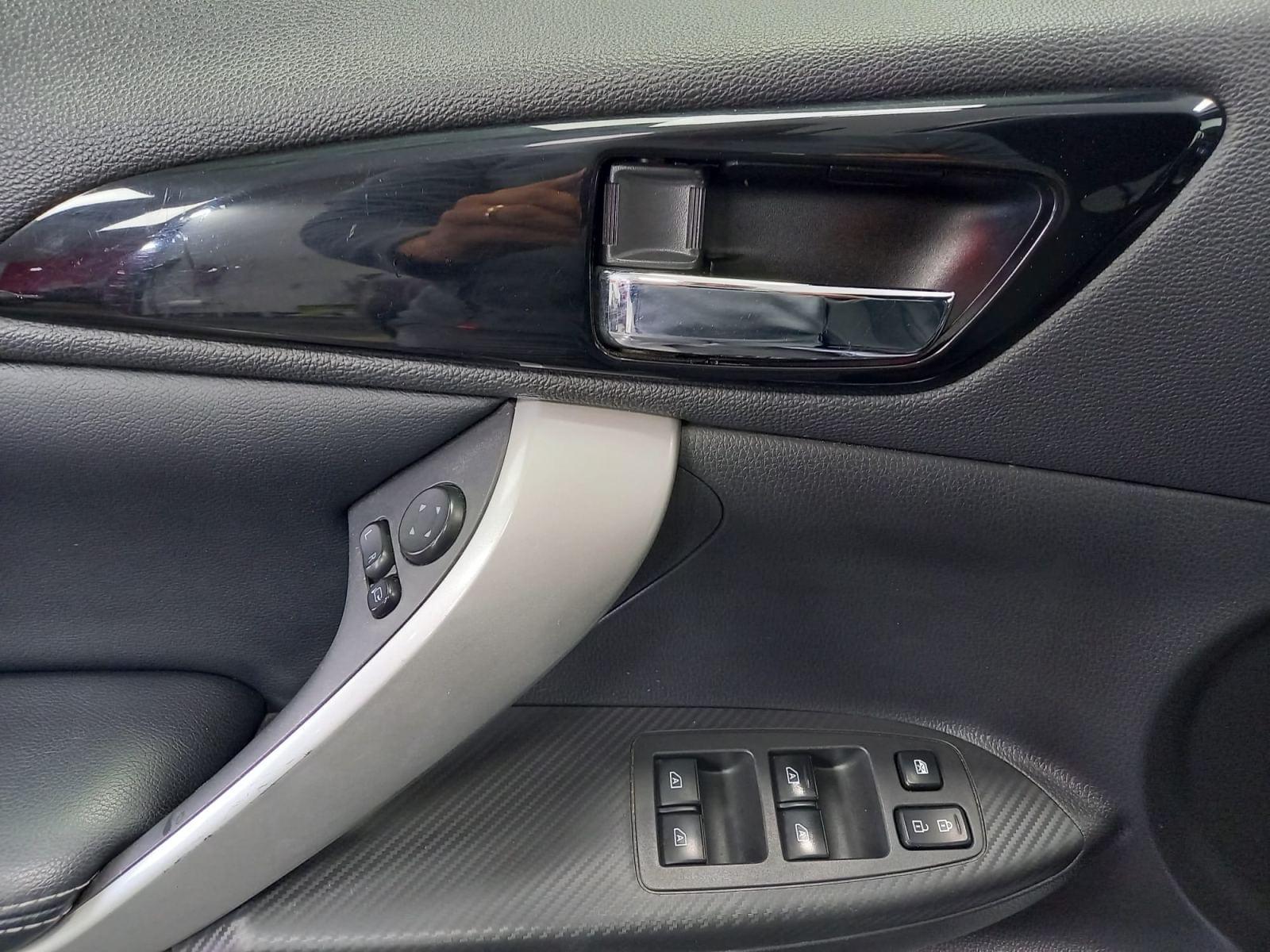 MITSUBISHI ECLIPSE CROSS PHEV KAITEKI 4 30