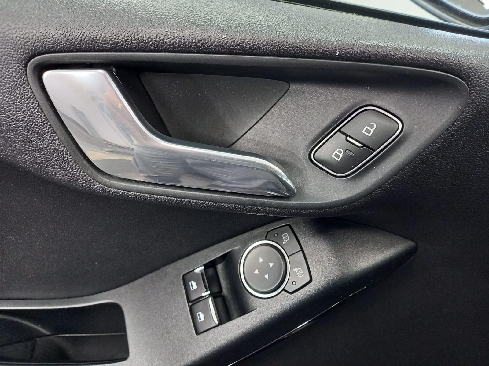 FORD FIESTA 1.0 EcoBoost Trend 23