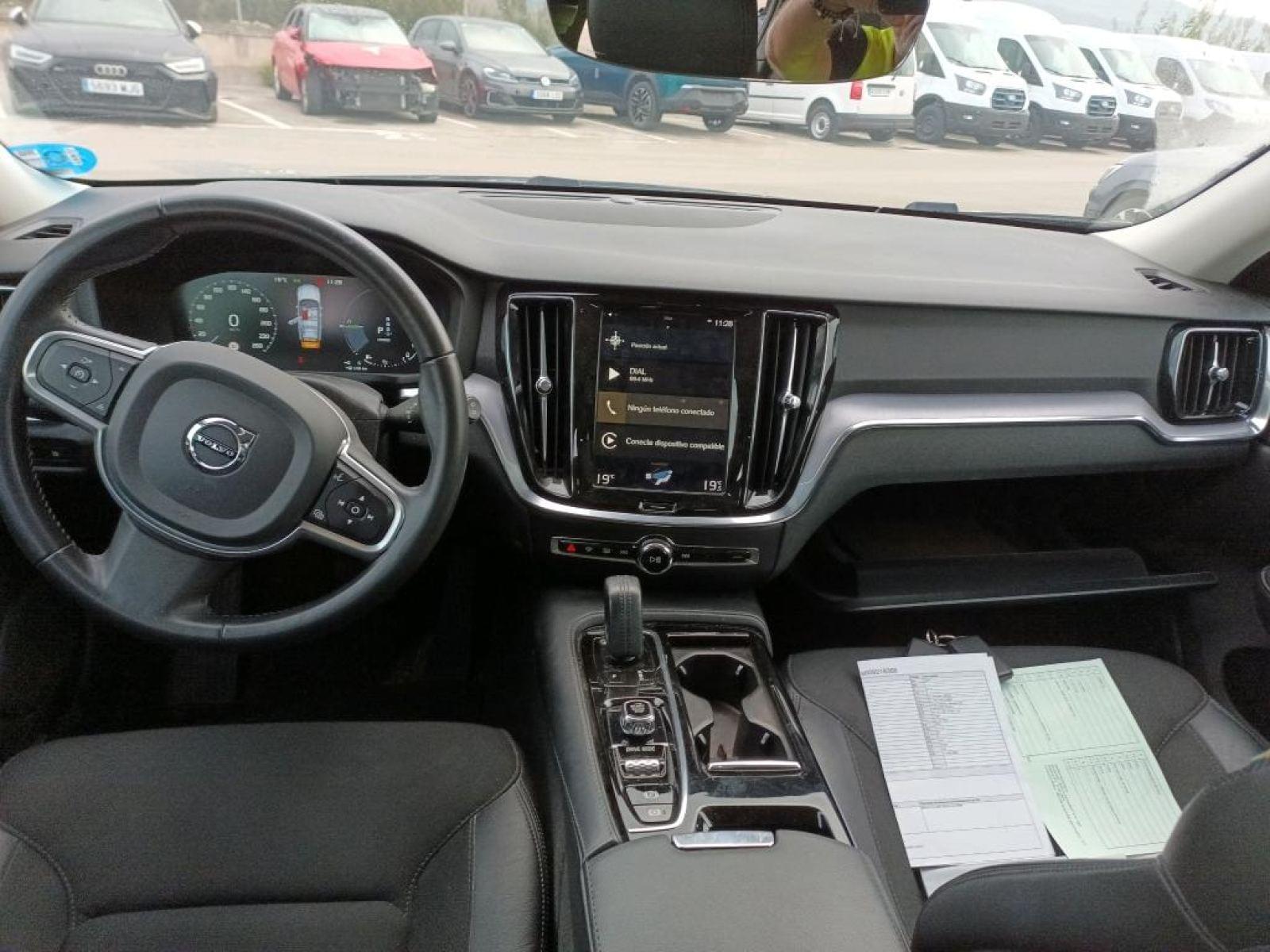 VOLVO V60 2.0 T8 BUSINESS PLUS AUTO 3 