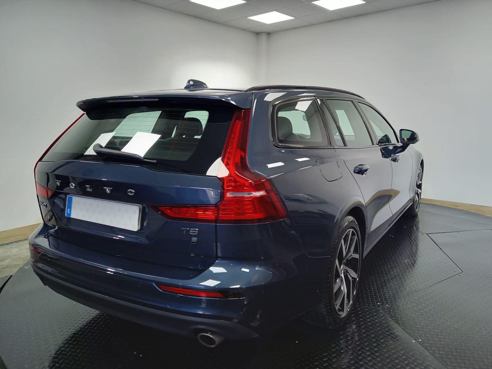 VOLVO V60 2.0 T8 BUSINESS PLUS AUTO 4