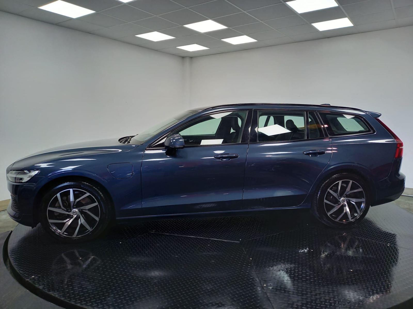 VOLVO V60 2.0 T8 BUSINESS PLUS AUTO 7