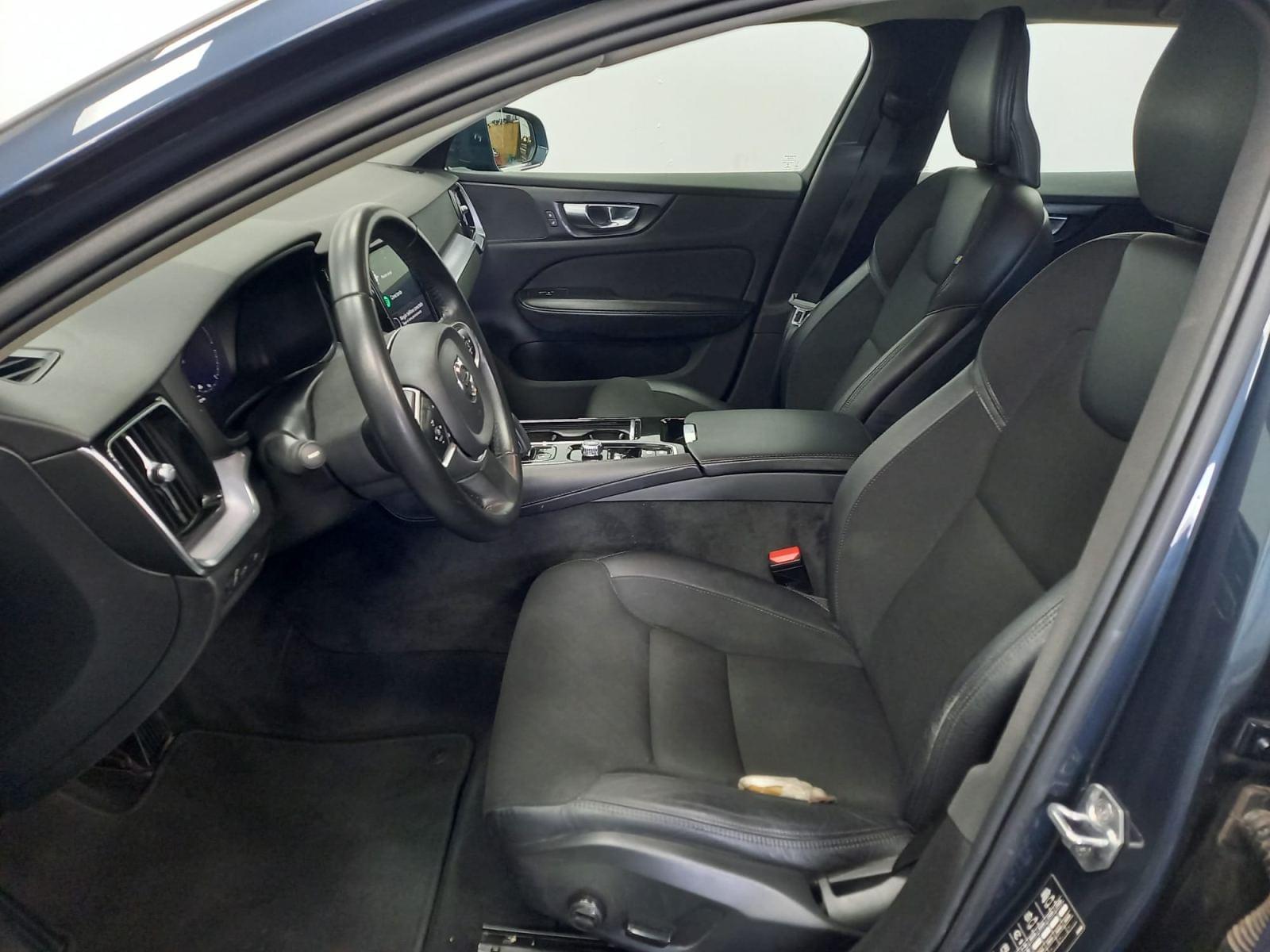 VOLVO V60 2.0 T8 BUSINESS PLUS AUTO 23