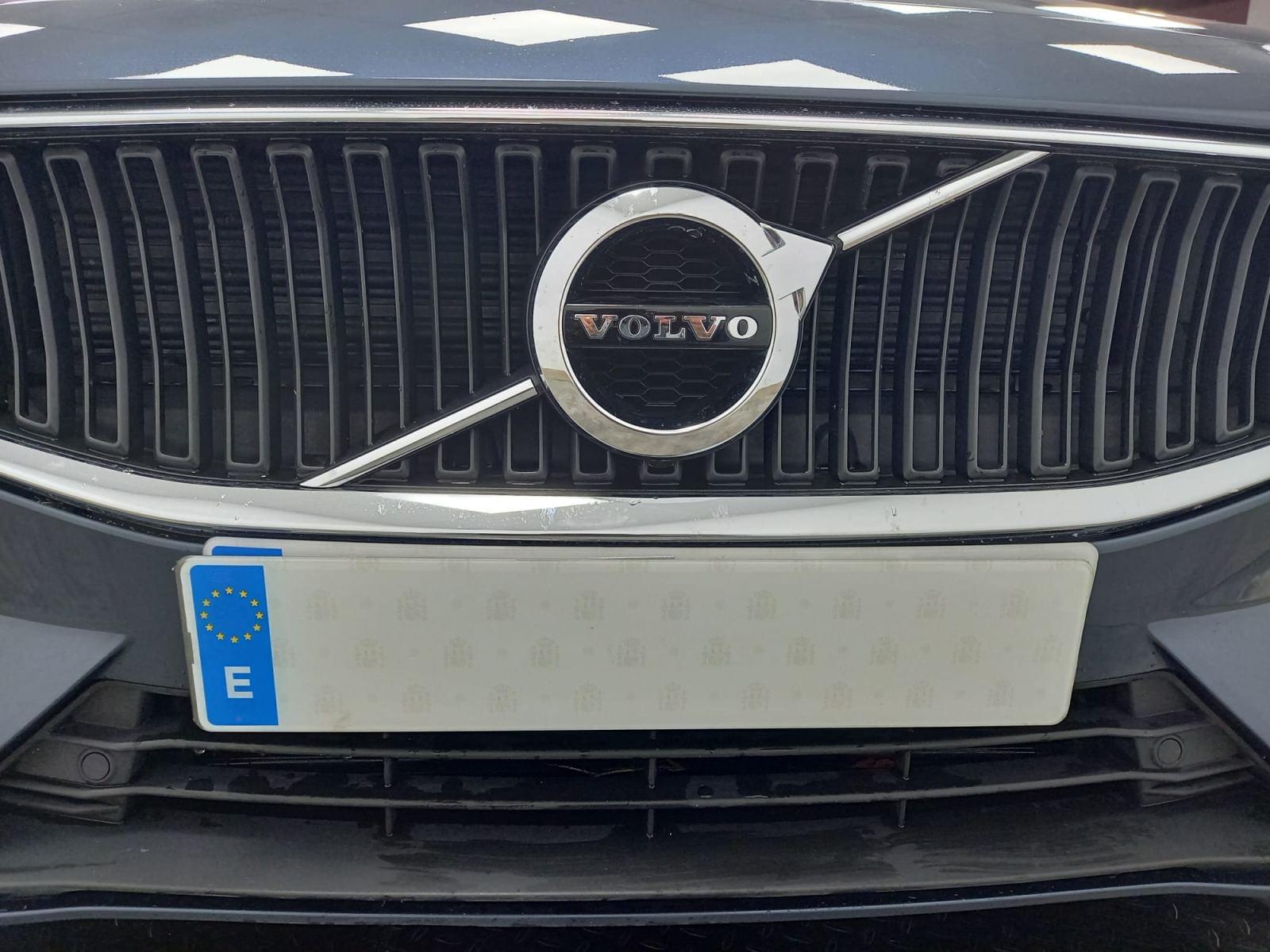 VOLVO V60 2.0 T8 BUSINESS PLUS AUTO 27