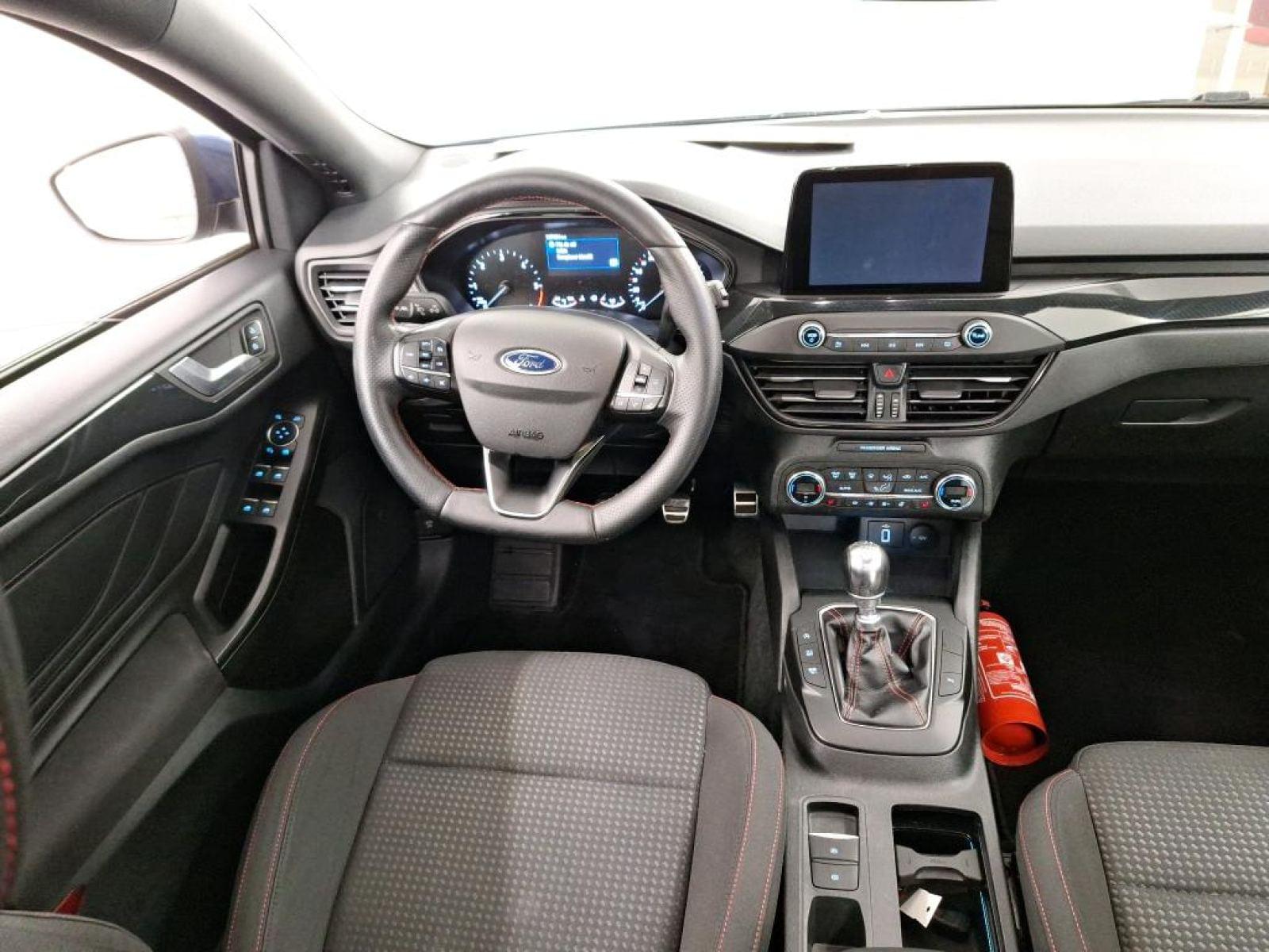FORD FOCUS 1.5 EcoBlue ST-Line Business 8 