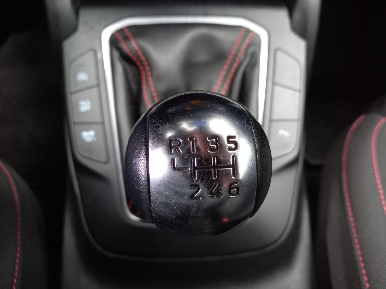 FORD FOCUS 1.5 EcoBlue ST-Line Business 22