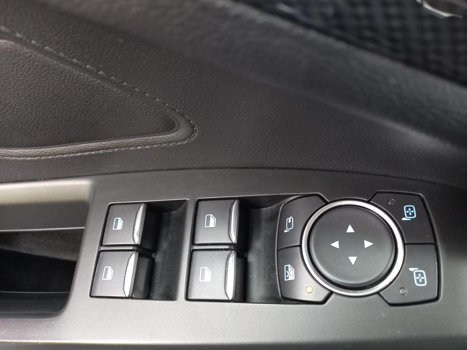 FORD FOCUS 1.5 EcoBlue ST-Line Business 25