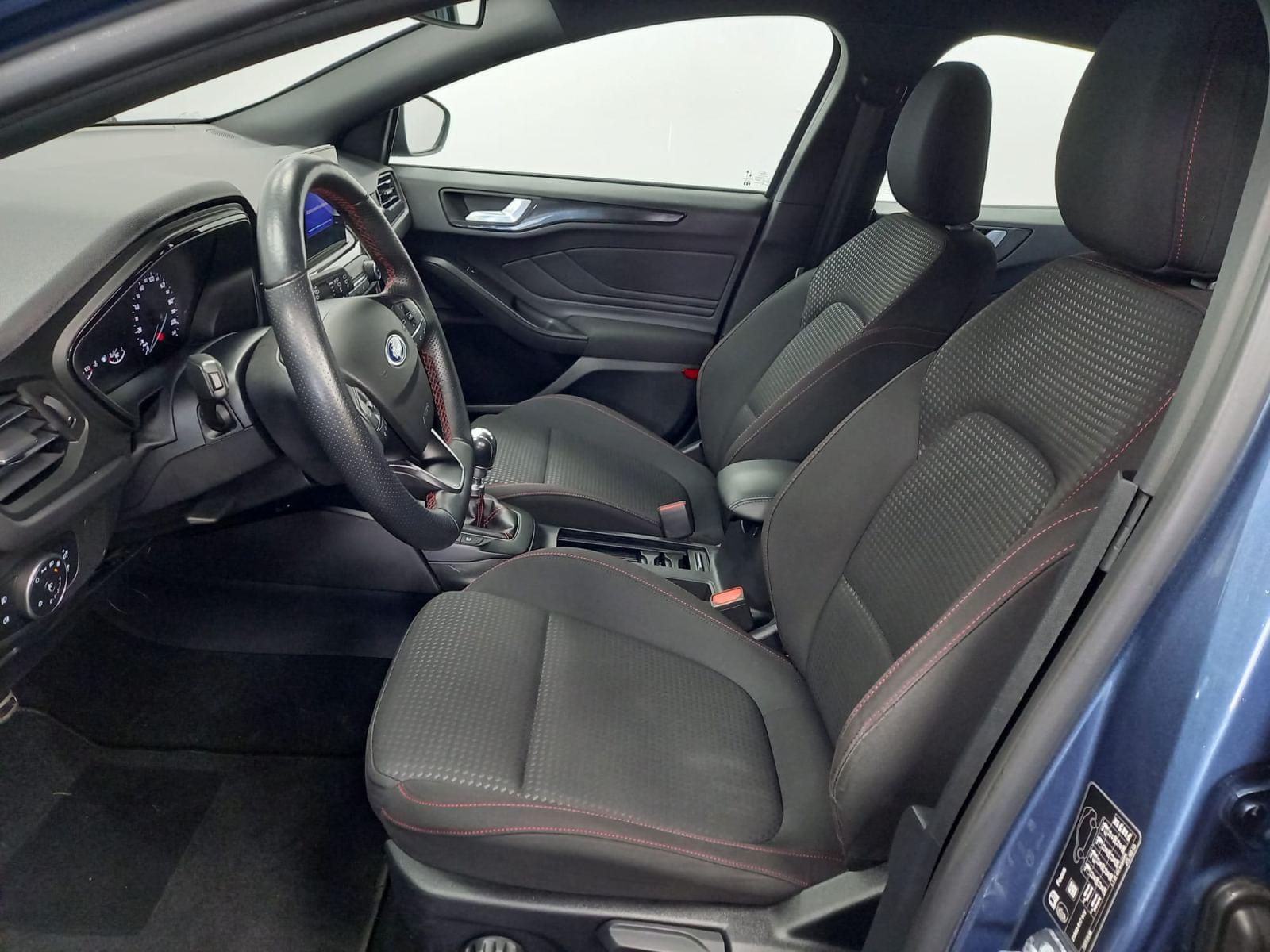 FORD FOCUS 1.5 EcoBlue ST-Line Business 27