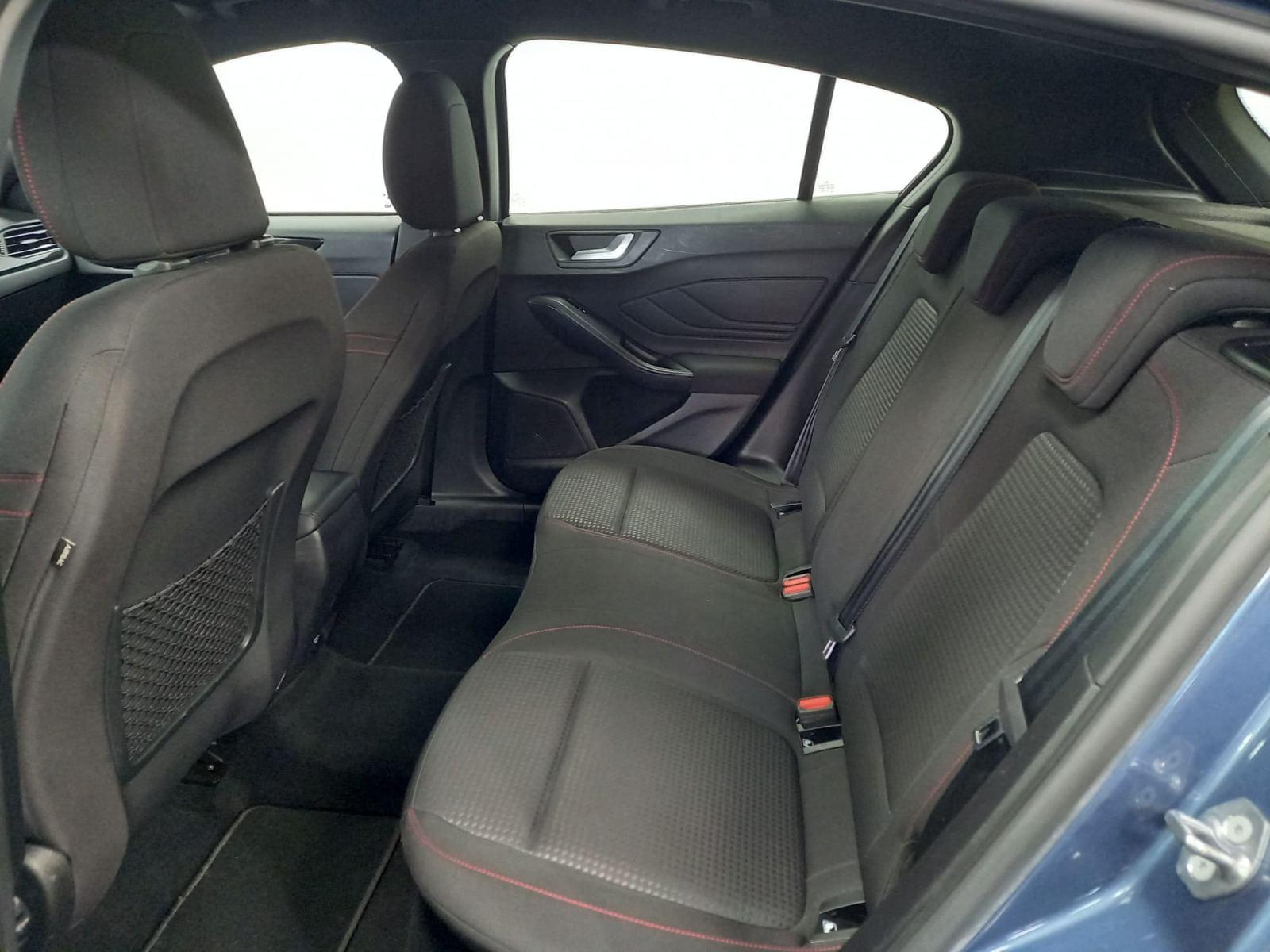 FORD FOCUS 1.5 EcoBlue ST-Line Business 29