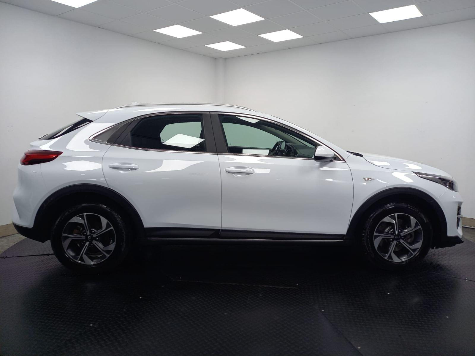 KIA XCEED 1.6 MHEV IMT DRIVE 100KW (136CV) 3 