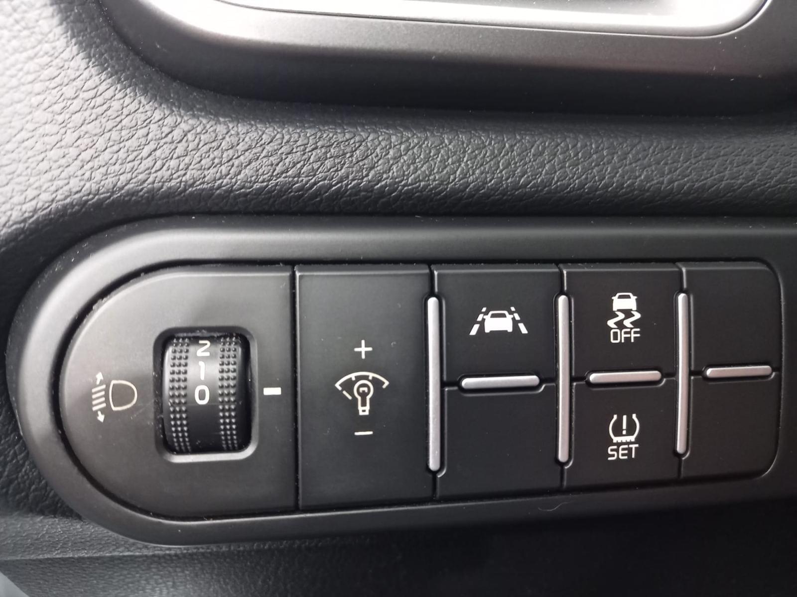 KIA XCEED 1.6 MHEV IMT DRIVE 100KW (136CV) 19 