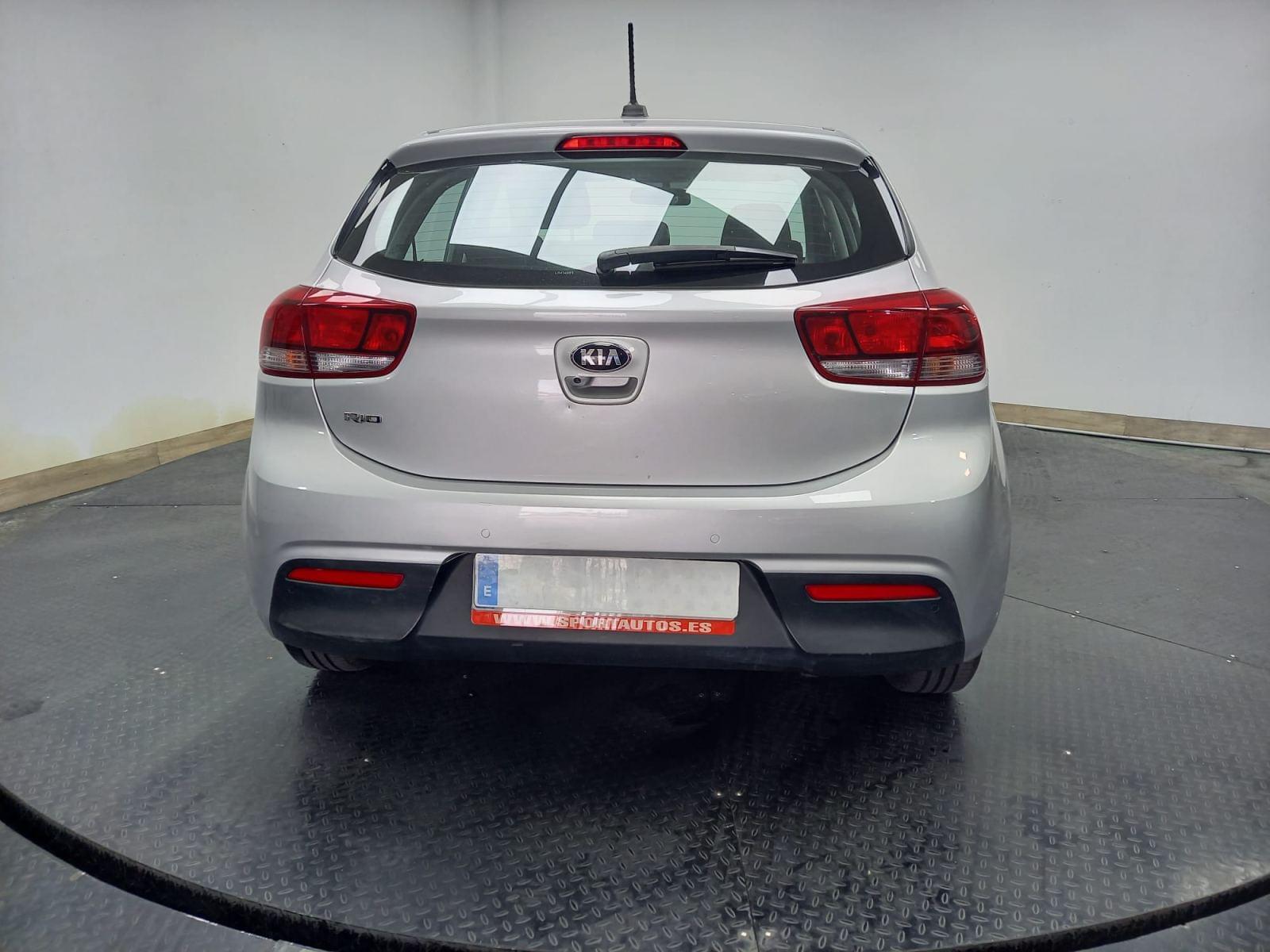 KIA RIO 1.2 MPi 84 CV Urban Edition Business 6