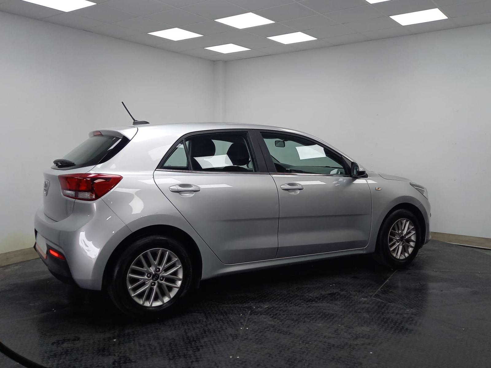 KIA RIO 1.2 MPi 84 CV Urban Edition Business 4