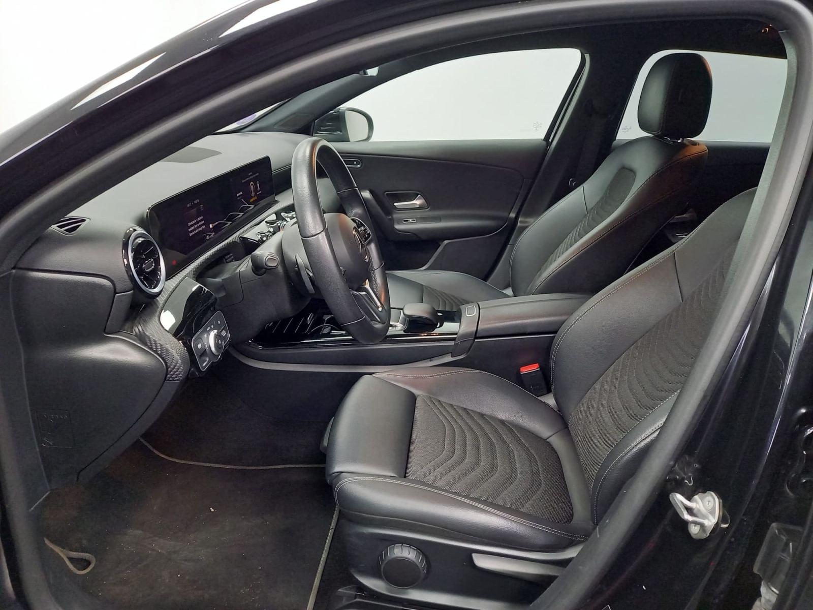 MERCEDES CLASE A 250 e 160+102 CV Business Line 8G-DCT 29 